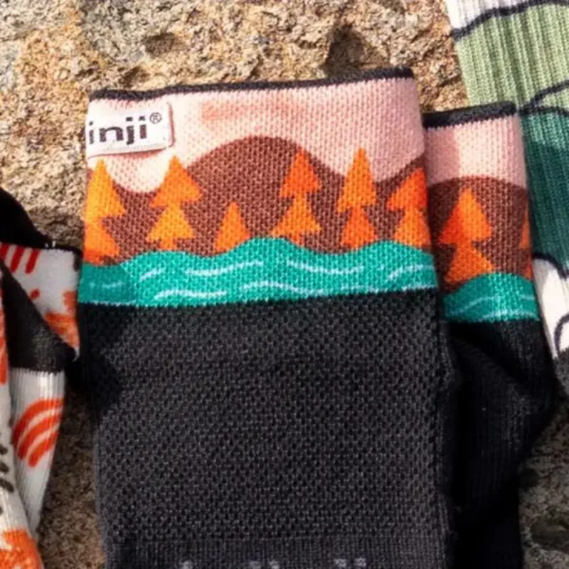 Injinji Artist Designed Trail MW Men's Mini Crew Running Sock in Stream-2
